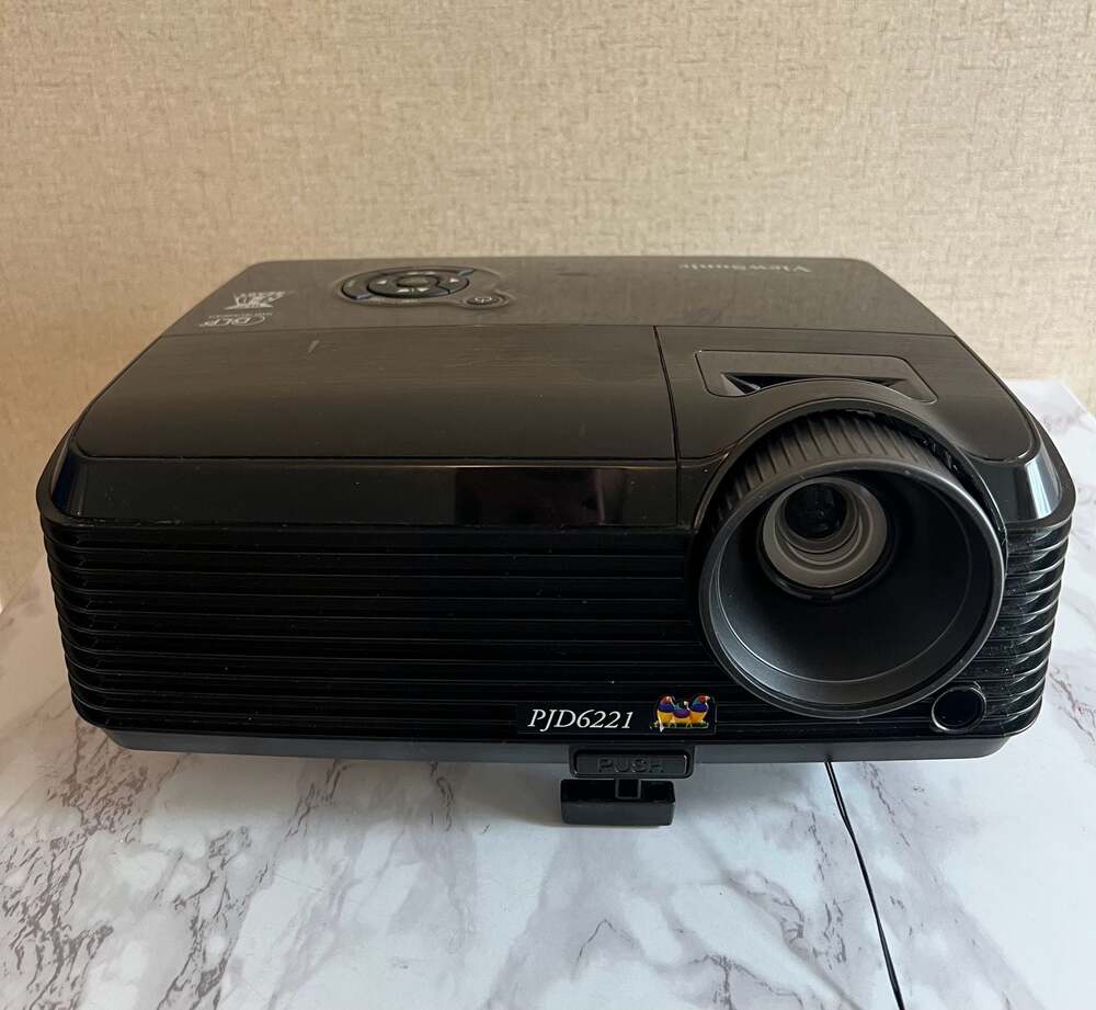 ViewSonic PJD6221 DLP 3D Ready Projector ( no remote)